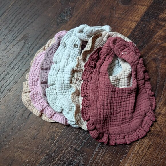 Muslin Bib Bundle - Picture 1 of 2